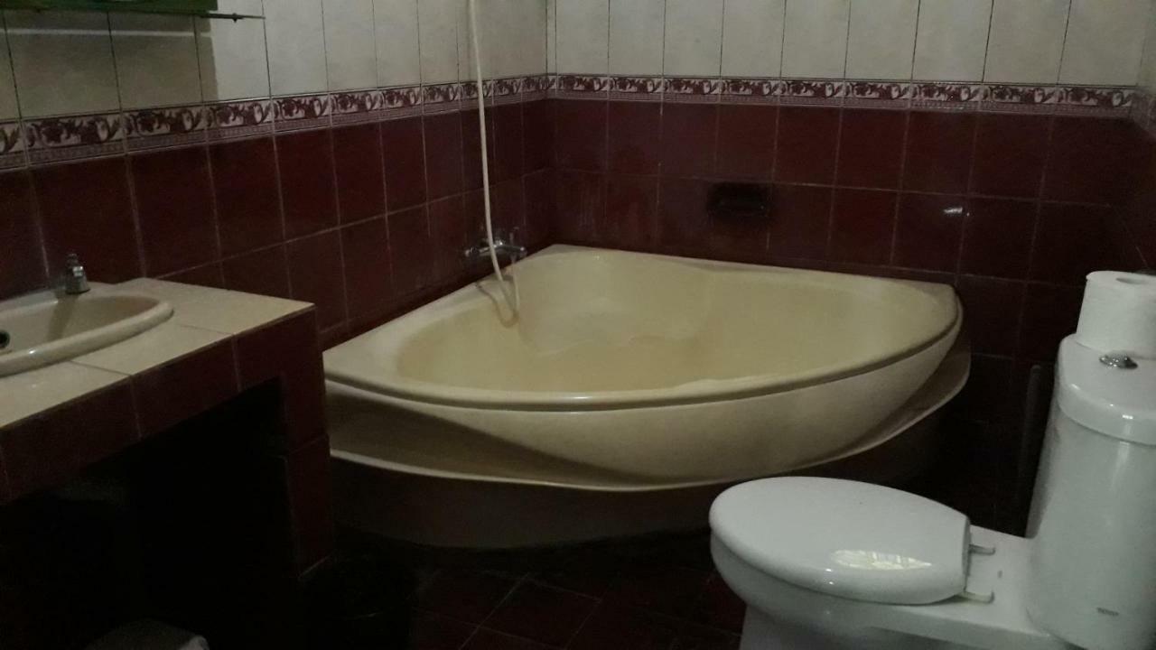 Jabu Rosmina Hotel Citeureup Eksteriør billede